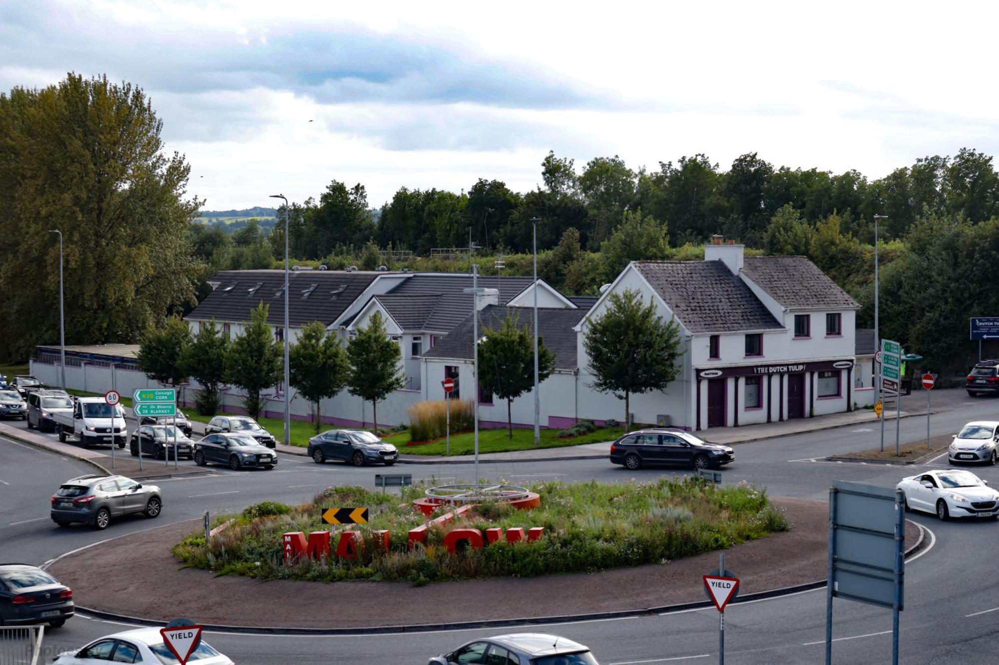 The Dutch Tulip Hotel Mallow Exterior photo