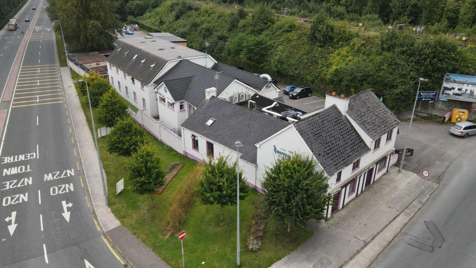 The Dutch Tulip Hotel Mallow Exterior photo